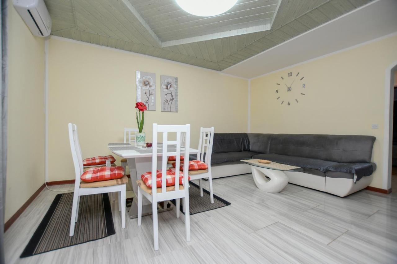 Apartments Katja Porec Exterior photo